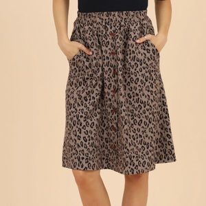 Wantable MikaRose Front Button Leopard Skirt with Pockets